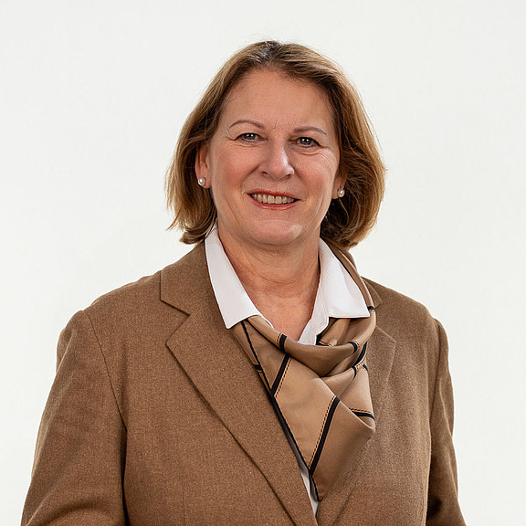 Hickelsberger_Silvia_laechelnd.jpg