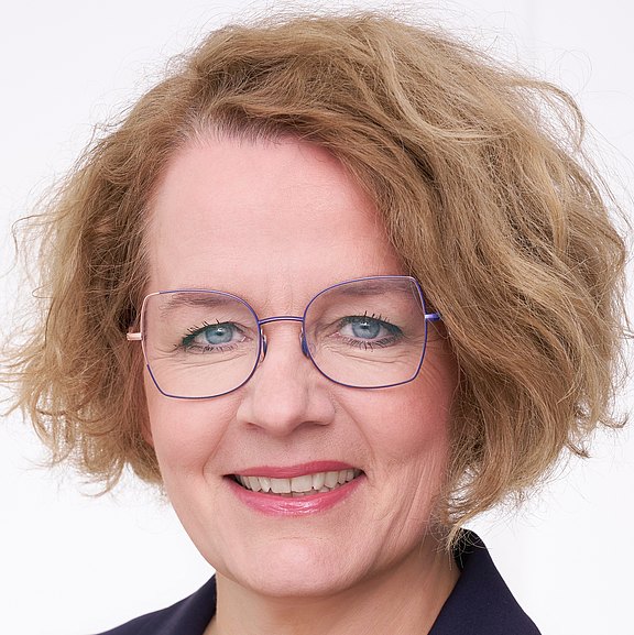 Christiane_Teschl-Hofmeister.jpg